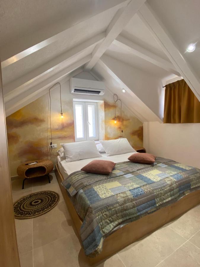 House Malena - Rooms Vis Exterior photo