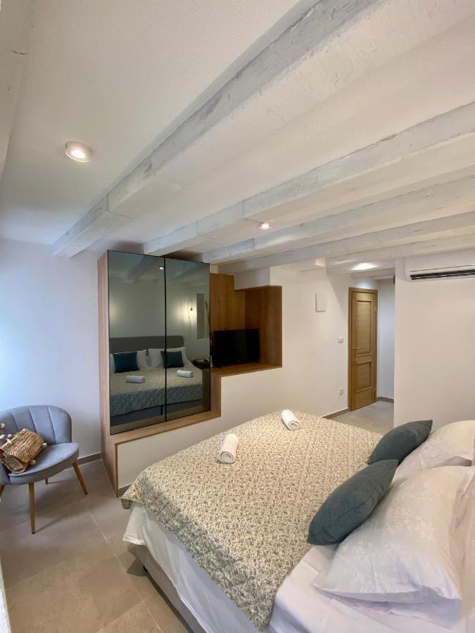 House Malena - Rooms Vis Exterior photo